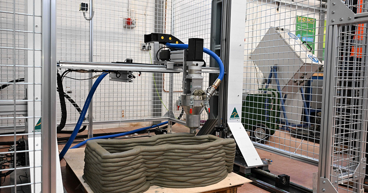 3D construction printer in action in Northumbria University’s Structures Laboratory.