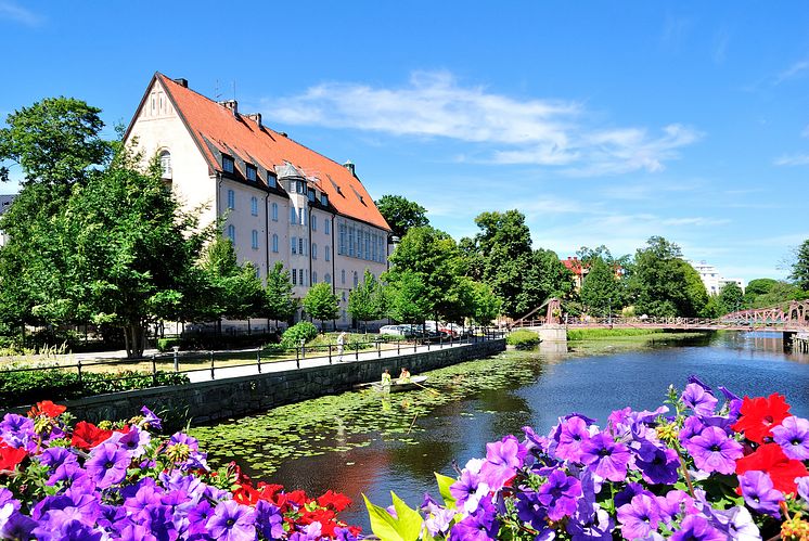 Vy över Fyrisån i Uppsala.jpg