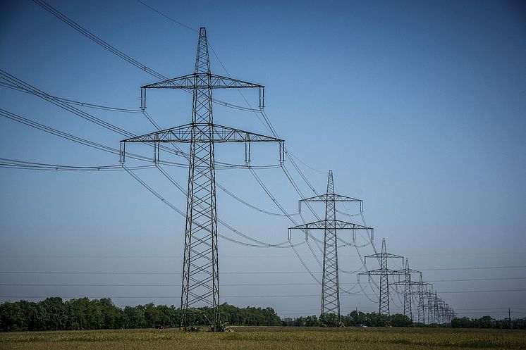 power-lines-804880_1280.jpg