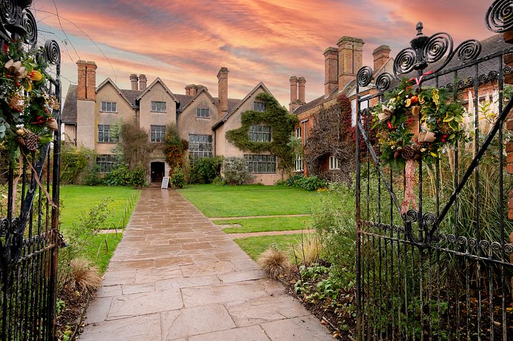 Packwood House, Warwickshire (photo credit_ National Trust Images _ Shaun Fellows).JPG