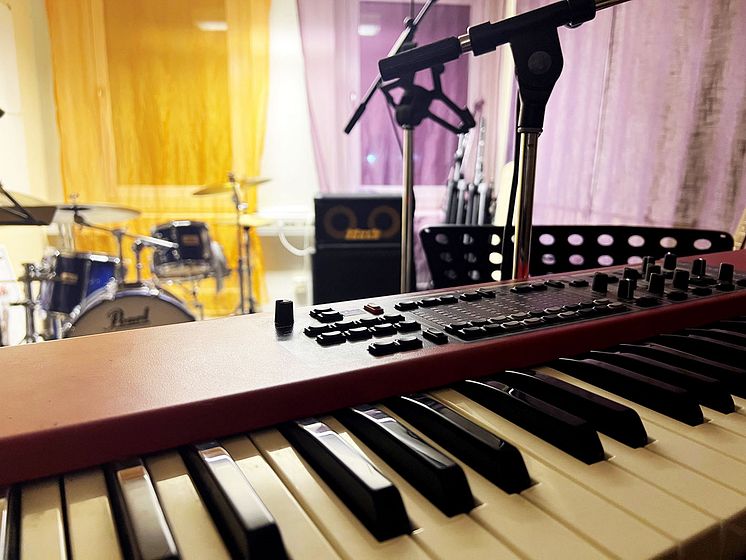 Genrebild piano.jpg