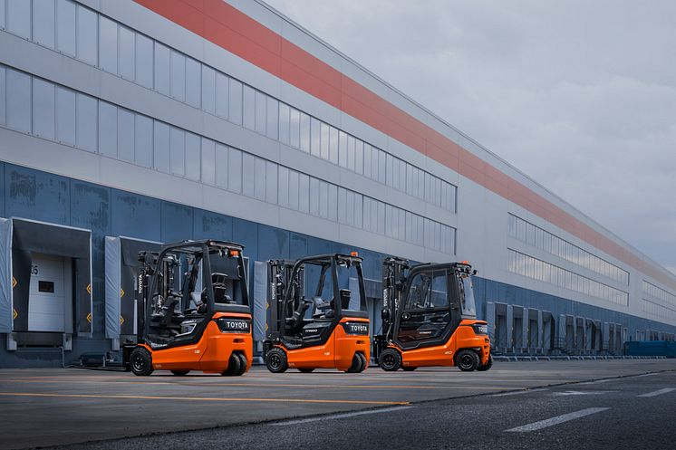 Toyota Traigo48_LIB_standard 3-4 w.jpg
