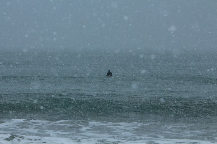 Obara_Kazuma_Obara_Waves and Home_Fukushima_japan2019.jpg