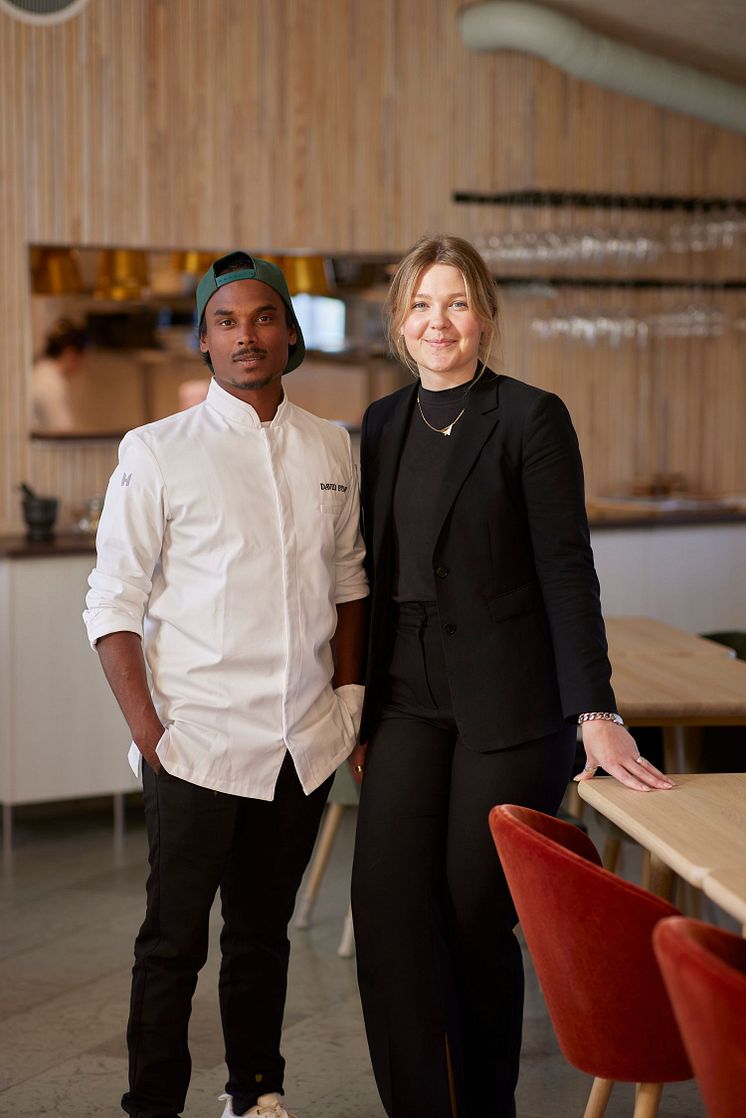 Köksmästare David Staf och Restaurangchef Saga Wallin