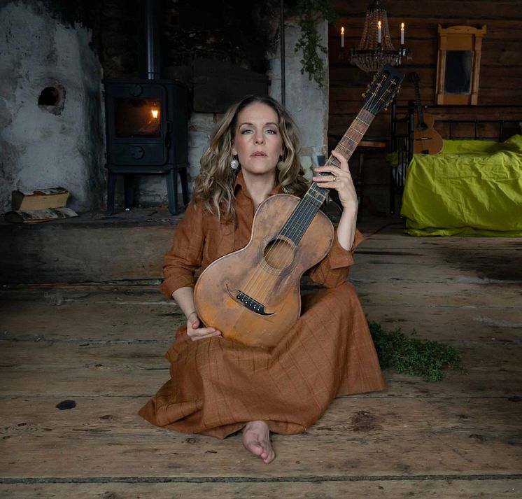 musikern-och-komponisten-sofia-karlsson-tilldelas-ett-stipendium.-foto-annareet-gillblad-1-1536x1468.jpg