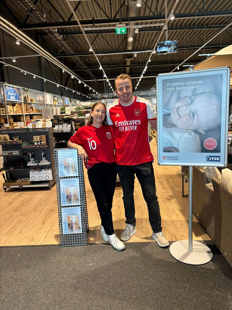 Ansatte i JYSK Norge under FotballtrøyeFredag25