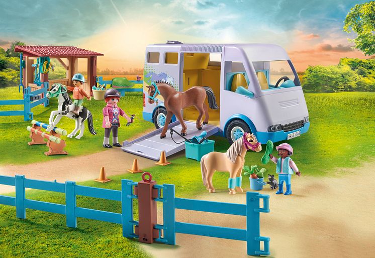 PLAYMOBIL_71493_Horses of Waterfall_Mobile Reitschule