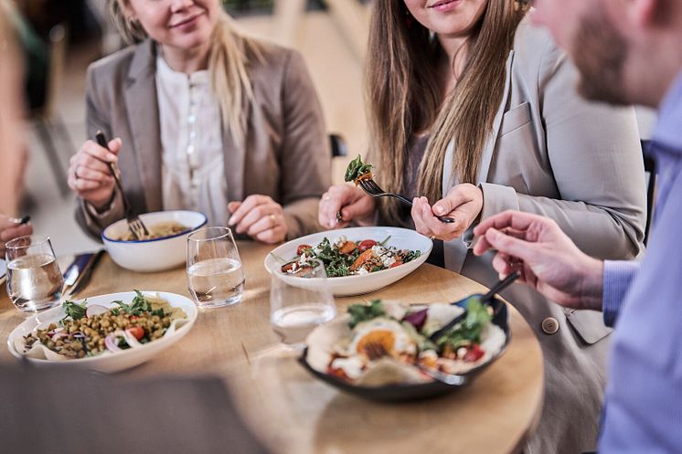 Kollegor_på_lunch.jpg