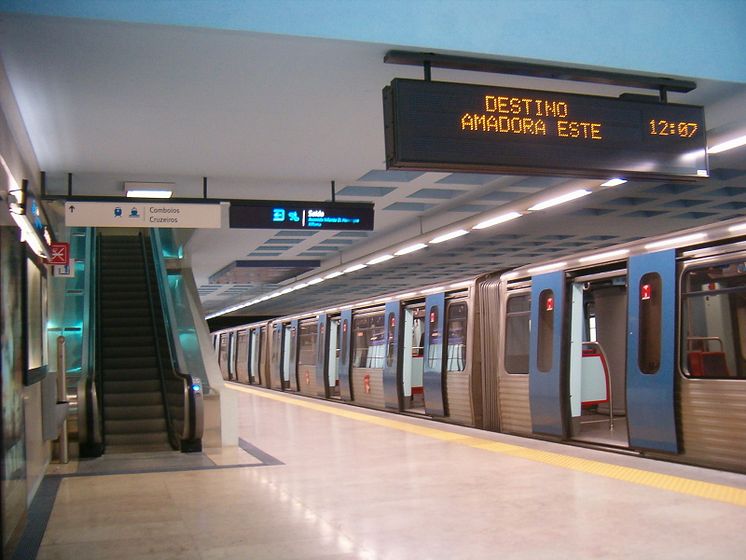 SantaApoloniaMetroLx1.jpg