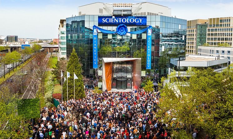anniversaire_1-an_inauguration_scientology_paris.jpg