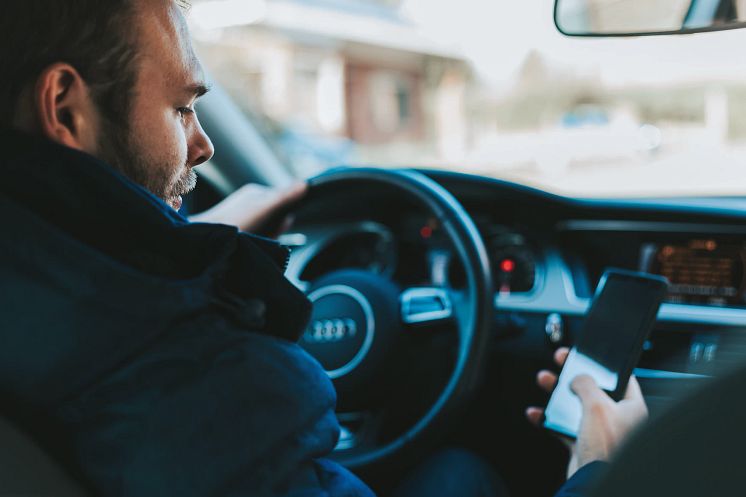 Risk för olycker i pandemins påsktrafik - expertens tips till föräldrar inför långresan