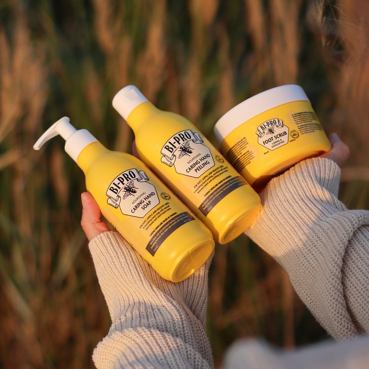 BI-PRO_Footscrub_Handpeeling_Handsoap_image1.jpg