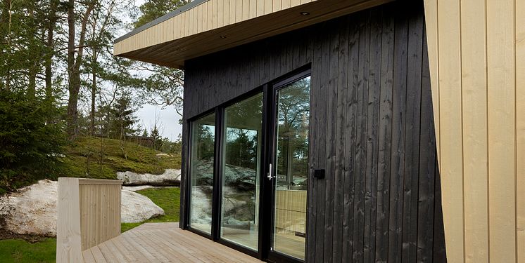 TREBITT_90033_Funkissort_9054_Naturlig-Eldet_TREBITT_Terrasse_9073_Shimmergraa_PM1.jpg