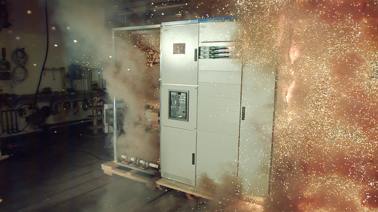 eaton-switchgear-assembly-explosion-arcon-protection.png