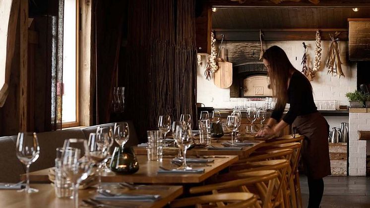 Restaurant.LouiseLong