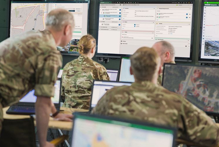 IMG1285_01_UK_Staff-working-with-SitaWare-insight-in-headquarter.jpg