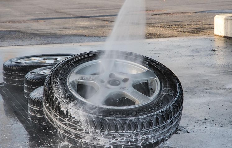 tire-2875251_1920.jpg