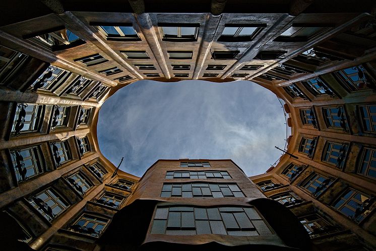 building-7214070_1920.jpg