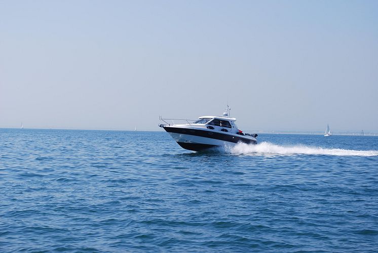 speedboat-5387182_1920.jpg