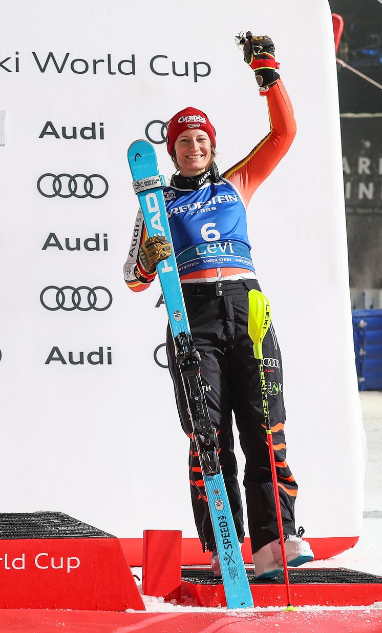 Duerr_Lena_podium_Levi_SL_2024.jpg