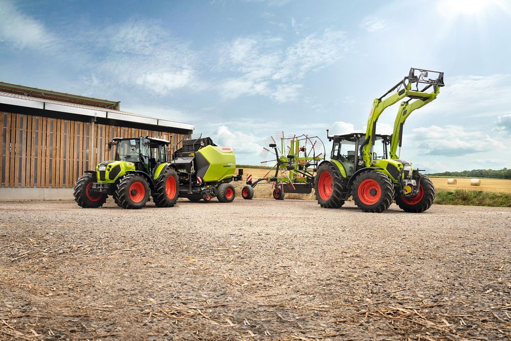 The AXOS 3 series incorporates four models from 92 to 120 hp and is positioned between the ARION 400 and AXOS 200.