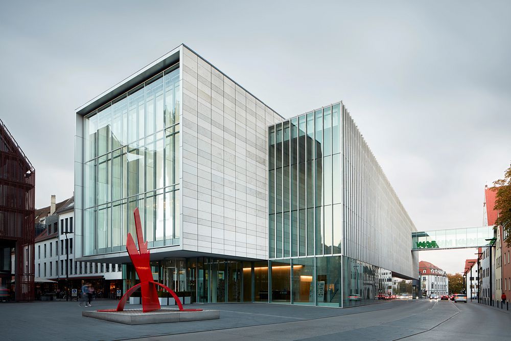 http://kunsthalle-weishaupt.de/en/