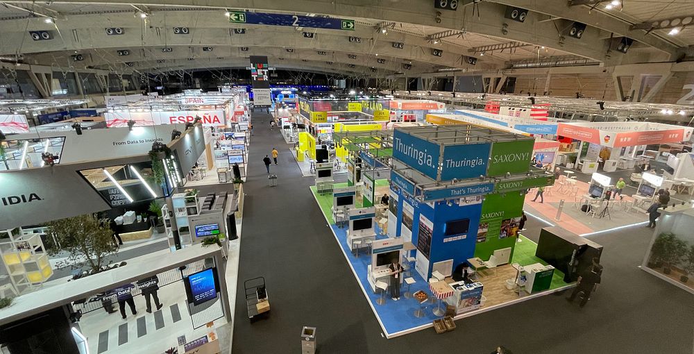 Många som tidigare pratade om digitala tvillingar använder nu begreppet citiverse eftersom det är lite fräschare och coolare. Det märktes under Smart City Expo i Barcelona, skriver Claus Popp Larsen.