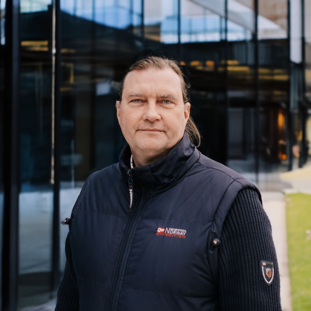 "Vi kan nu tilbyde kunder mulighed for at skræddersy en S-Way flåde med præcis det mix af drivlinjer, der matcher det konkrete behov," siger Ken Martinsen der er Technical Product Manager i Hedin Nordic Truck.