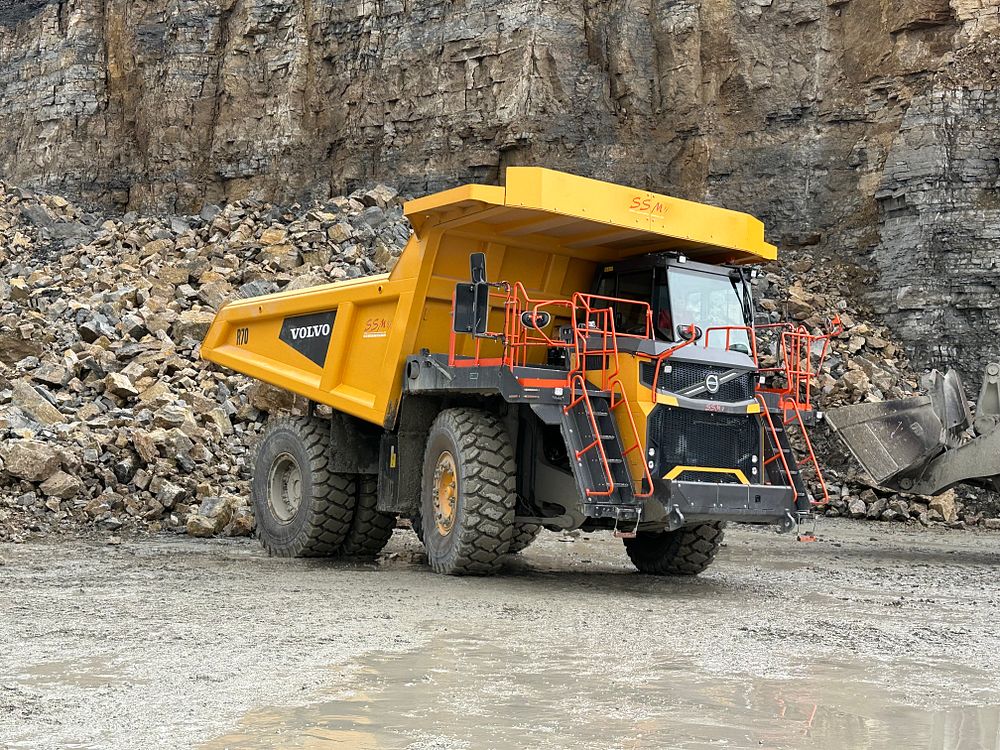 Volvo R70 tipptruck &auml;r den f&ouml;rsta maskinen i den storleken ur rVolvo CE:s sortiment berg- och gruvtruckar med Steg V-motor i Eurorpa.