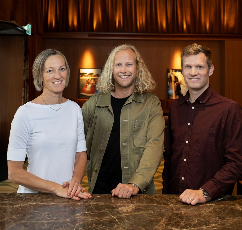 Wallenstams Johan Lord flankerad av Annette Jonsson och Martin Gavin från Wikström.