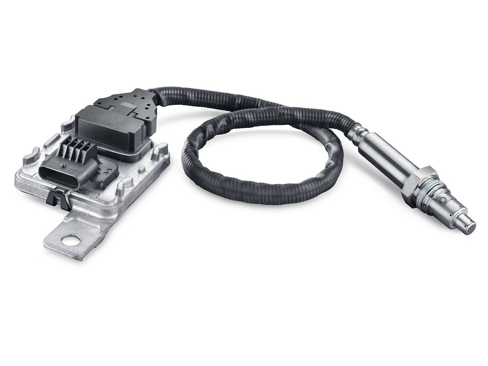 The NOx sensor precisely and continuously measures the nitrogen concentration in the exhaust gas of diesel vehicles and thus contributes to cleaner emissions.