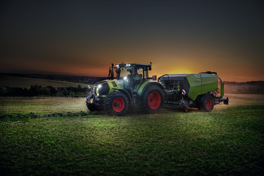 With the ARION 570 CMATIC, CLAAS presents its most powerful four-cylinder machine with 180 hp and a wide range of unique assistance functions.