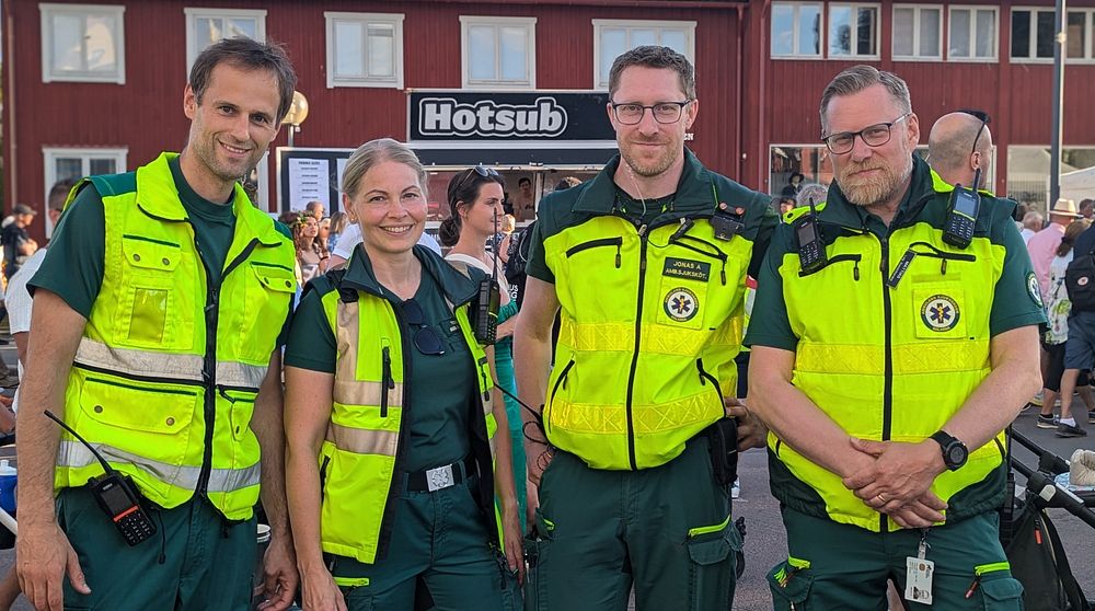 Från vänster: Enrico Mansfeld, läkare; Terese Jonsson, ambulanssjuksköterska; Jonas Andersson, ambulanssjuksköterska; Mattias Andersson, ambulanssjuksköterska.