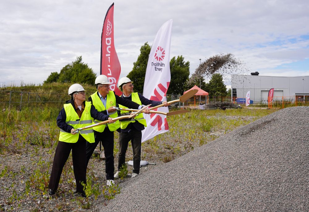 Spadtaget togs av representanter från Trollhättans stad och Trollhättan Energi