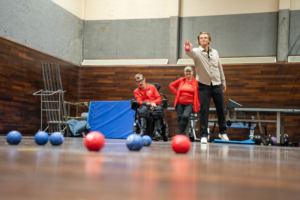 Søren prøvede også kræfter med boccia