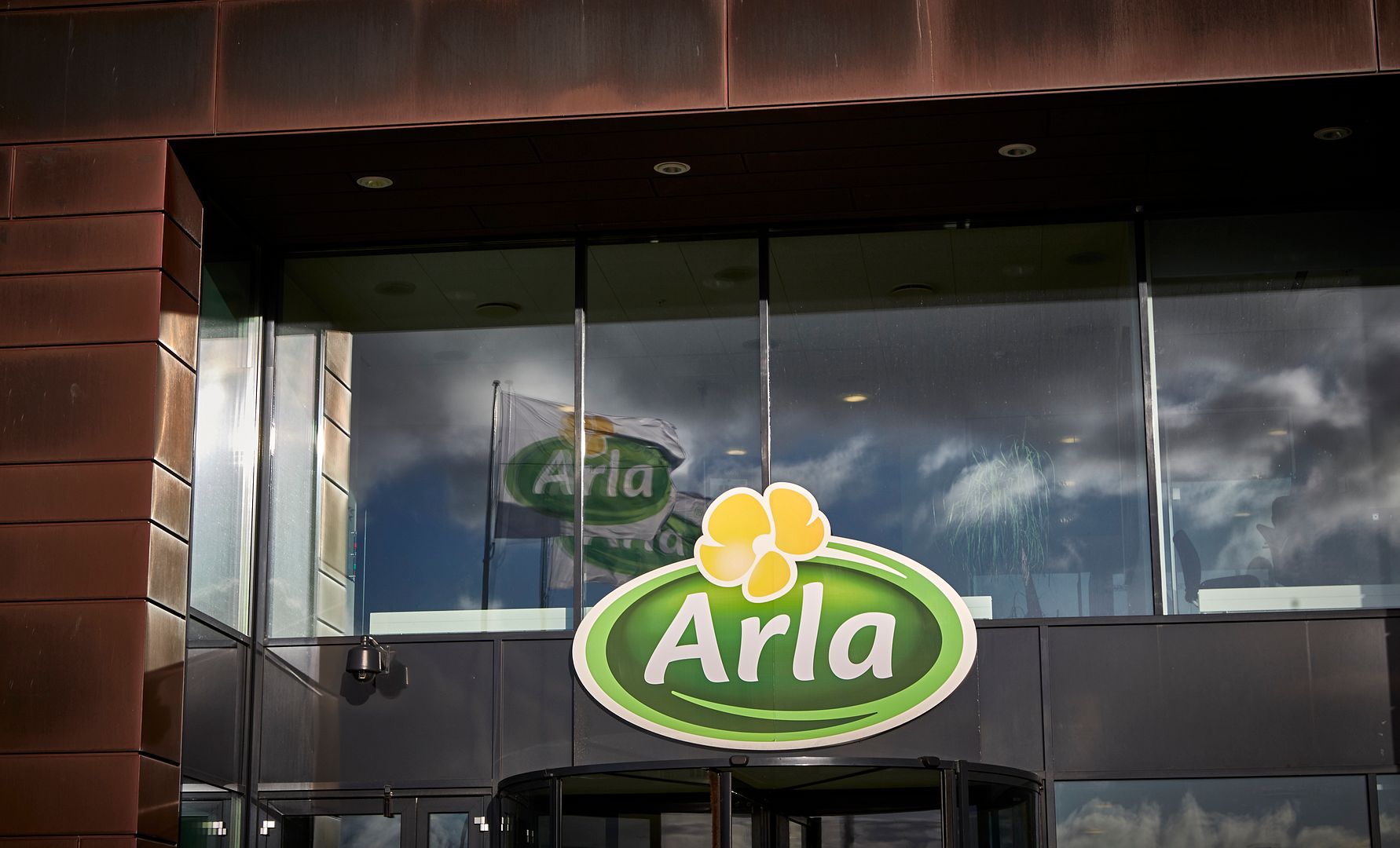 Halbjahresbilanz 2022: Arla leistet erstmals halbjährliche Nachzahlung an Genossenschaftsmitglieder 
